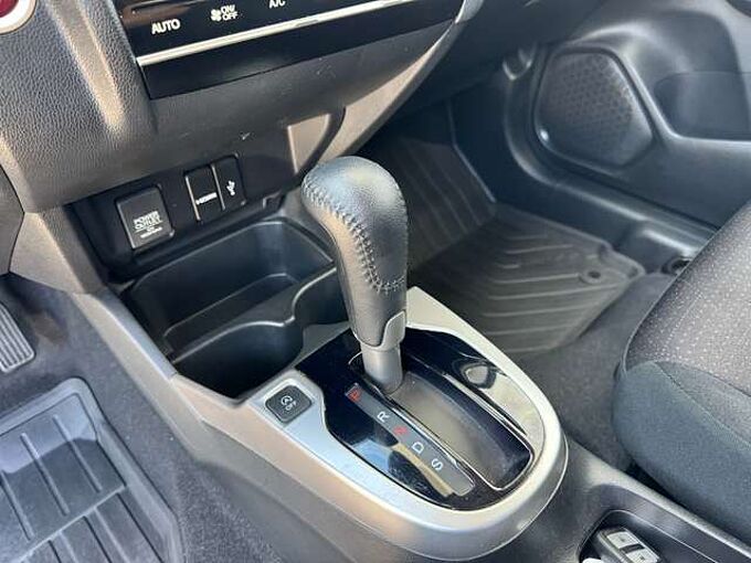 Honda Jazz 1.3 Elegance AUT RKam KeyGo Klima Shz